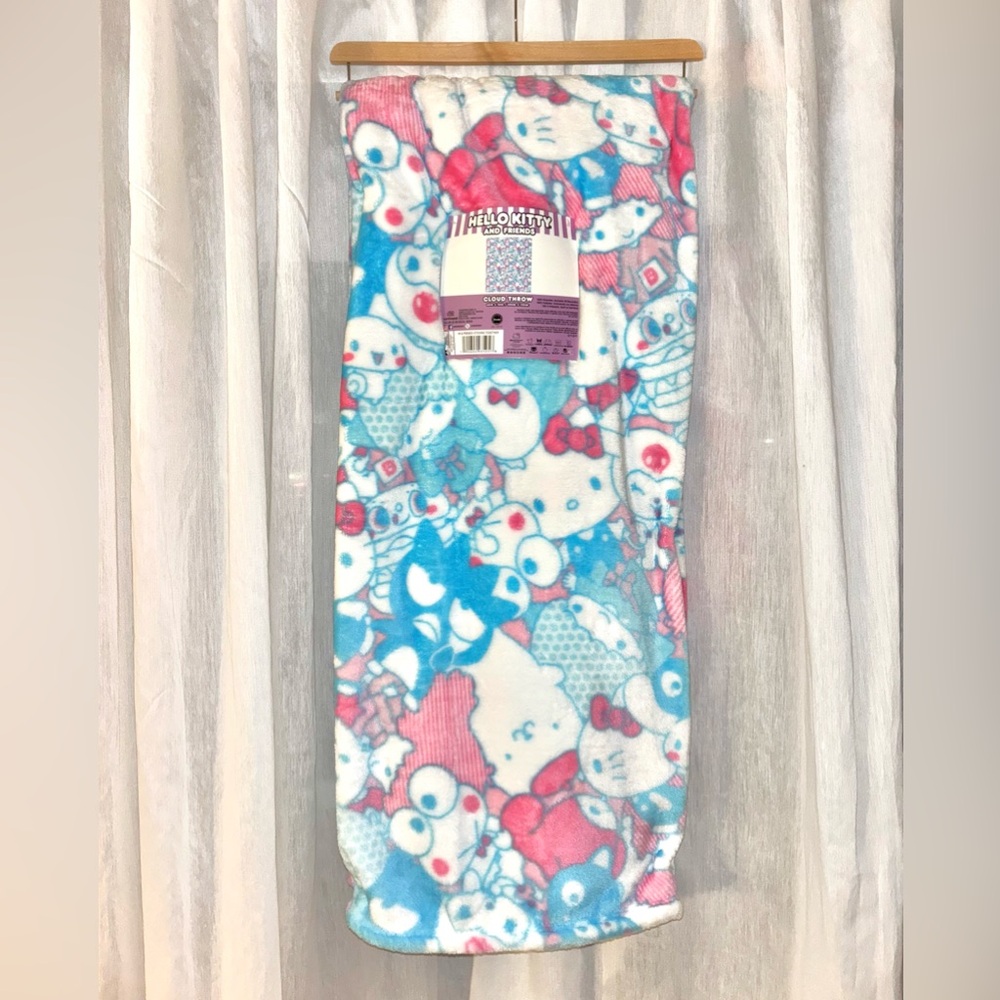🩷🩵☁️NWT Sanrio Cloud Plush Throw☁️🩵🩷
